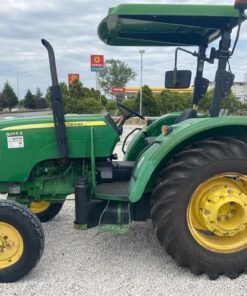 JOHN DEERE 5055E