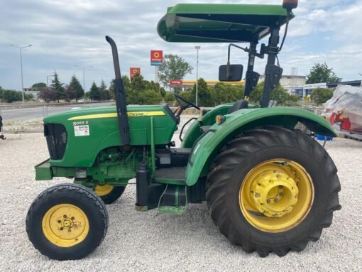 JOHN DEERE 5055E